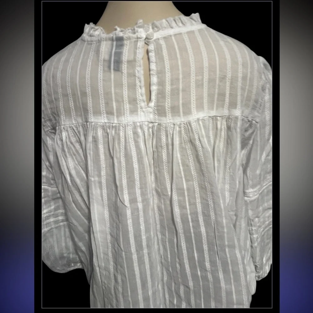 Universal Thread White Textured Blouse - Picture 7 of 12